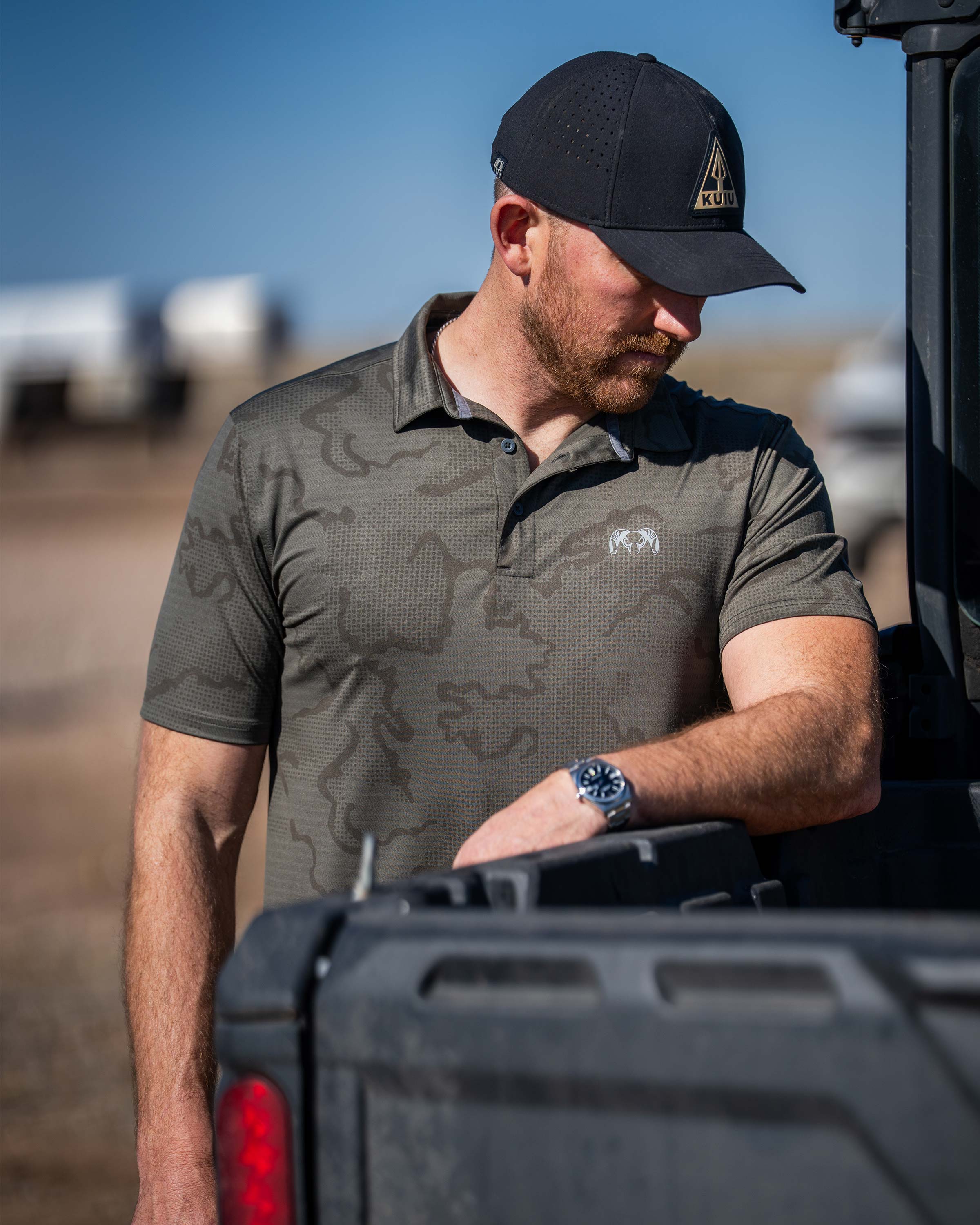 KUIU Performance Polo | Ash Tonal - Image 5