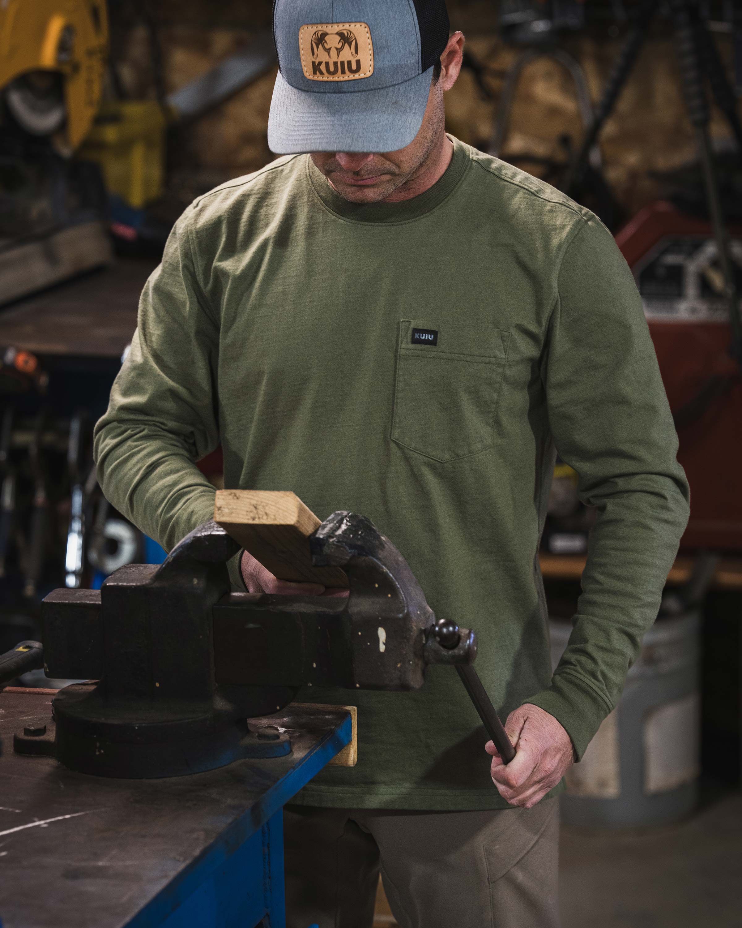 Workgrade LS Pocket Crew | Black - Image 3