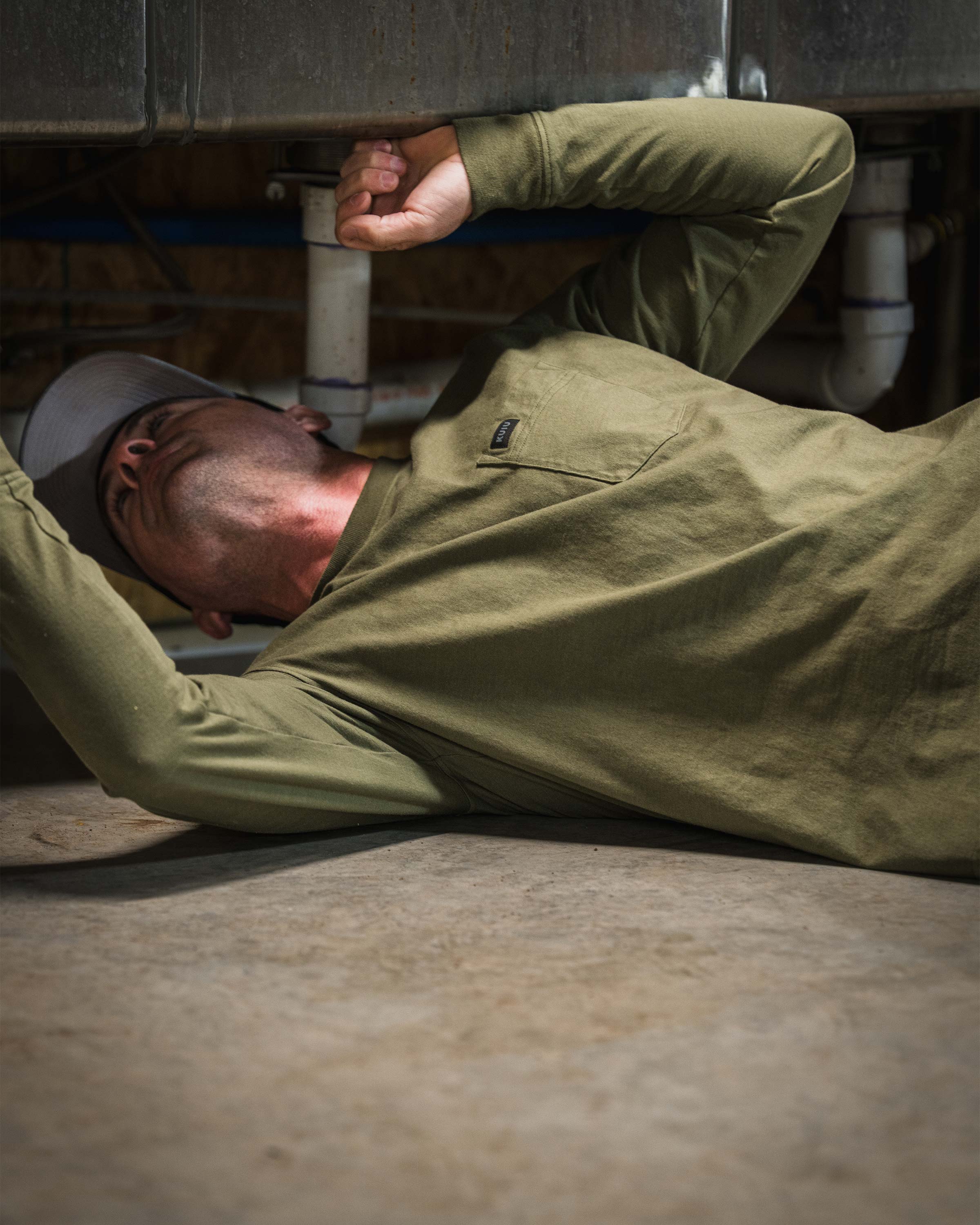 Workgrade LS Pocket Crew | Black - Image 7