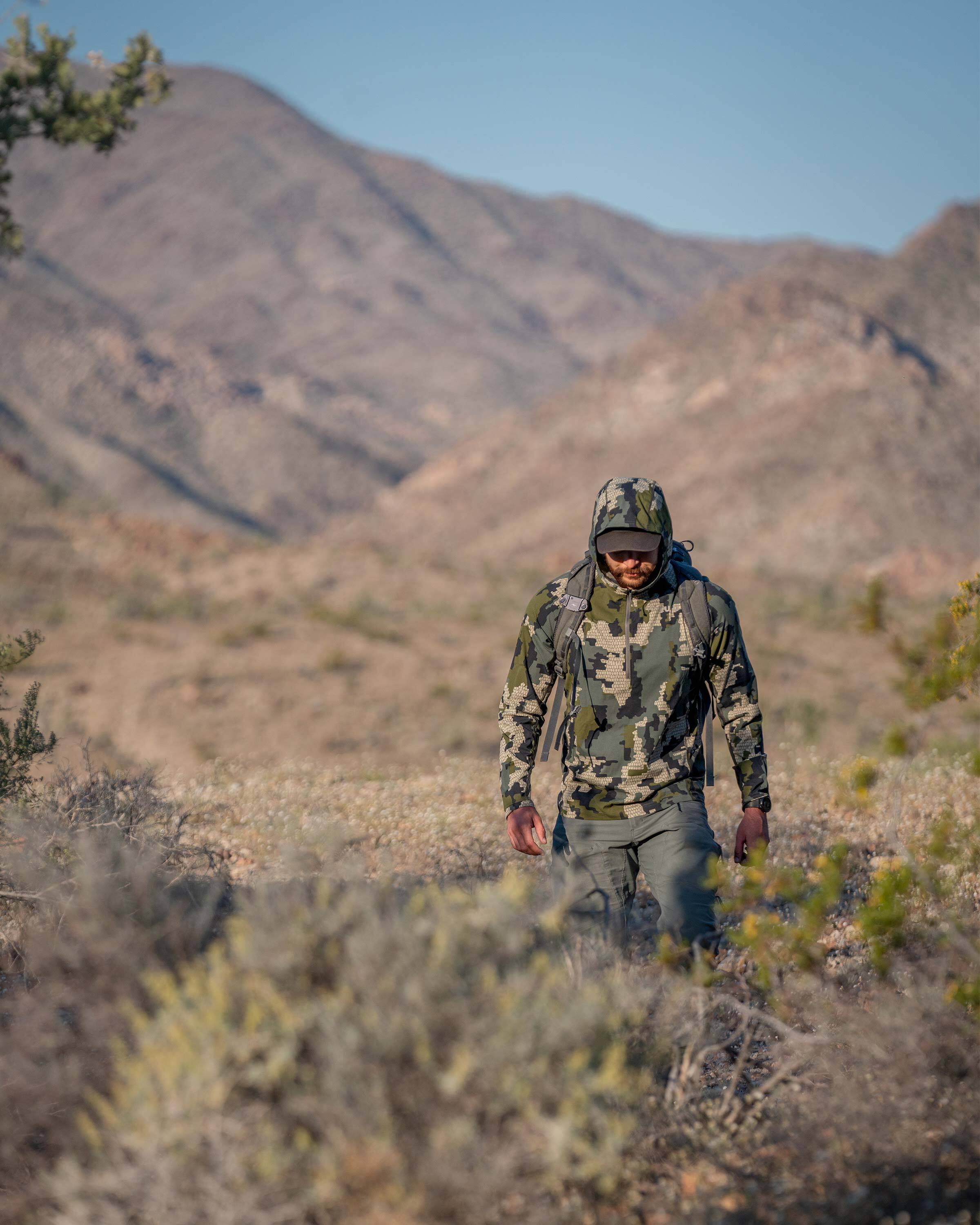 Tiburon Hybrid Hoodie | Khaki - Image 11