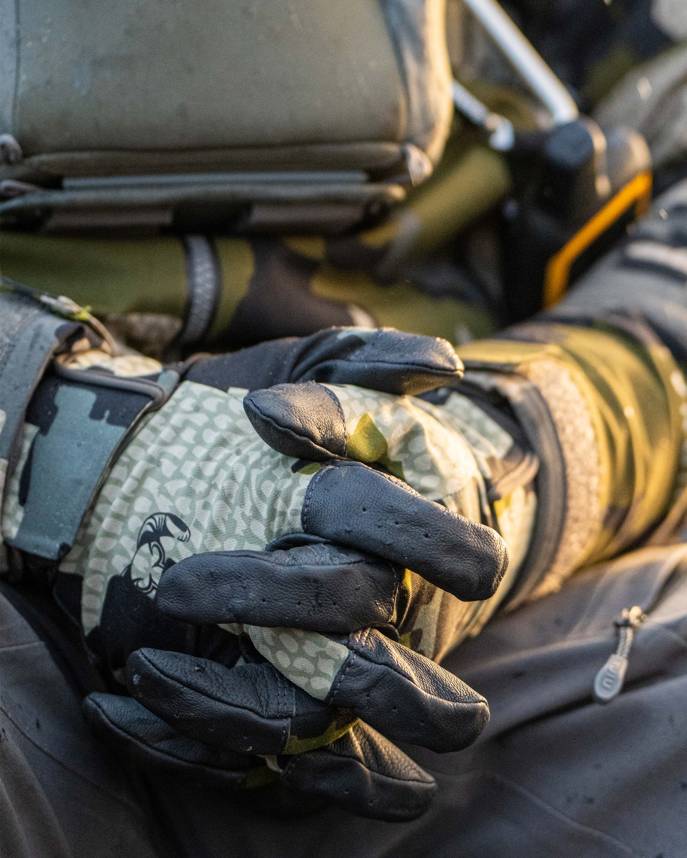 Precision Glove | Vias - Image 8
