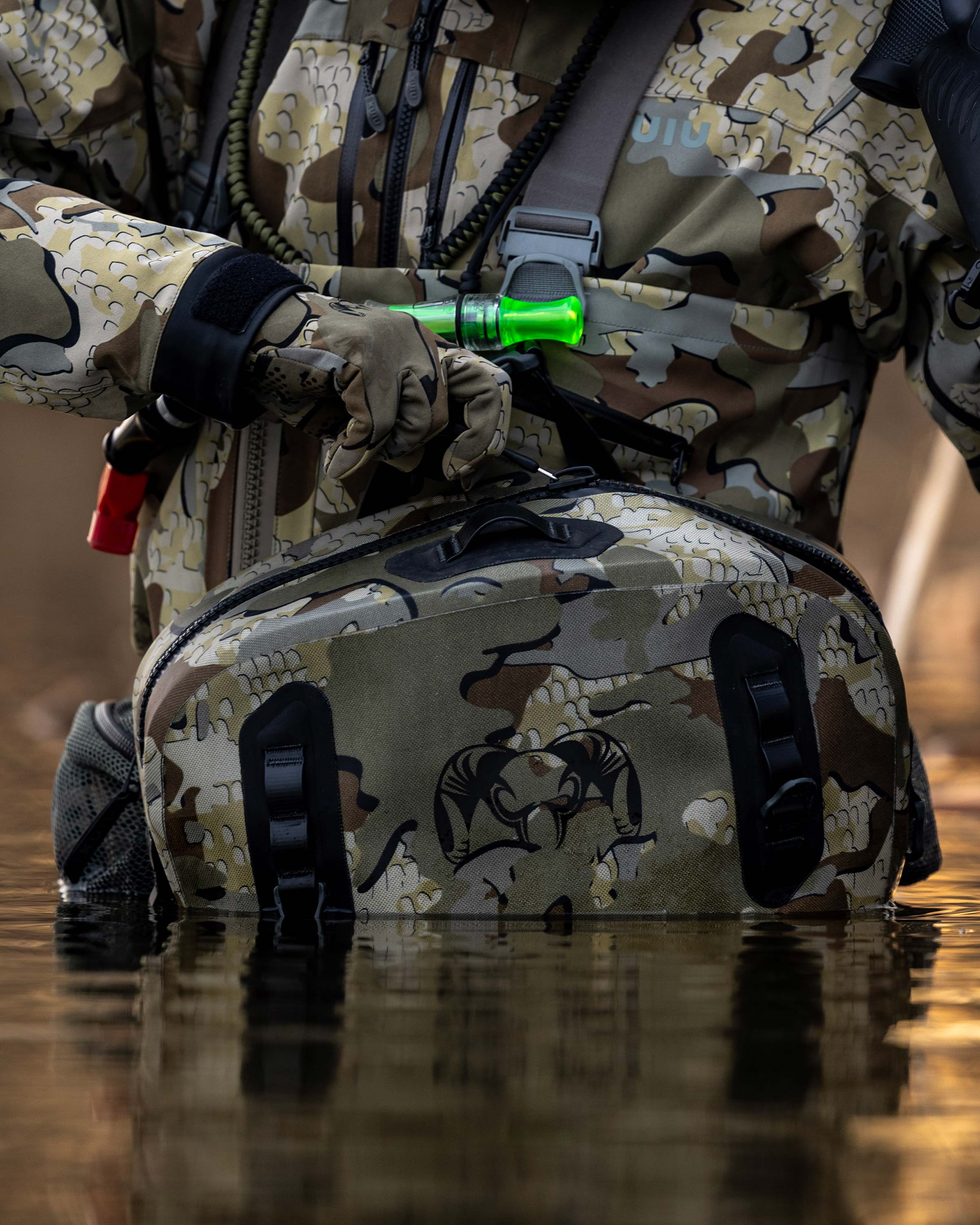 DeltaStorm 800 Submersible Waistpack | Stone - Image 10