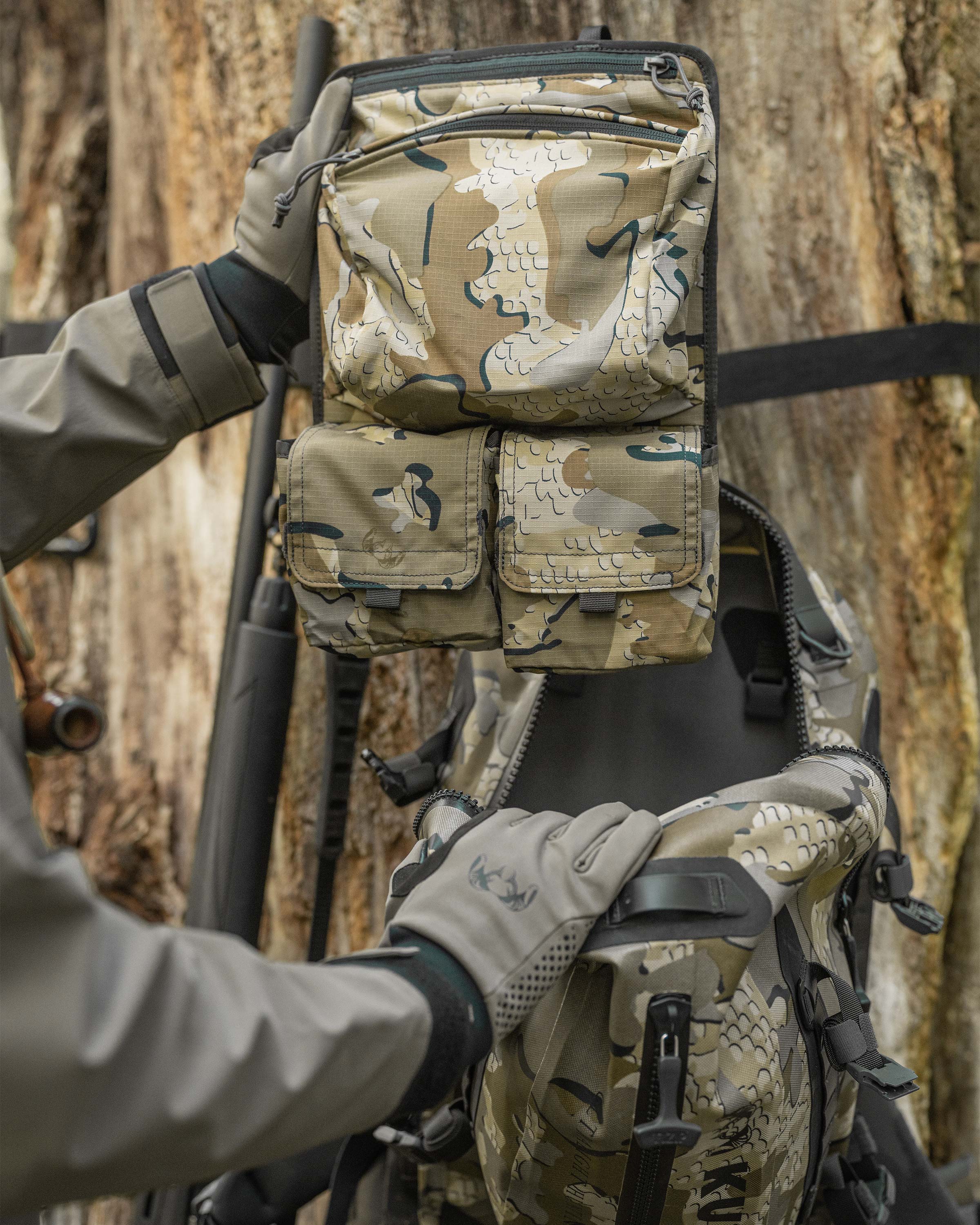 DeltaStorm 2200 Submersible Backpack | Coyote Brown - Image 14