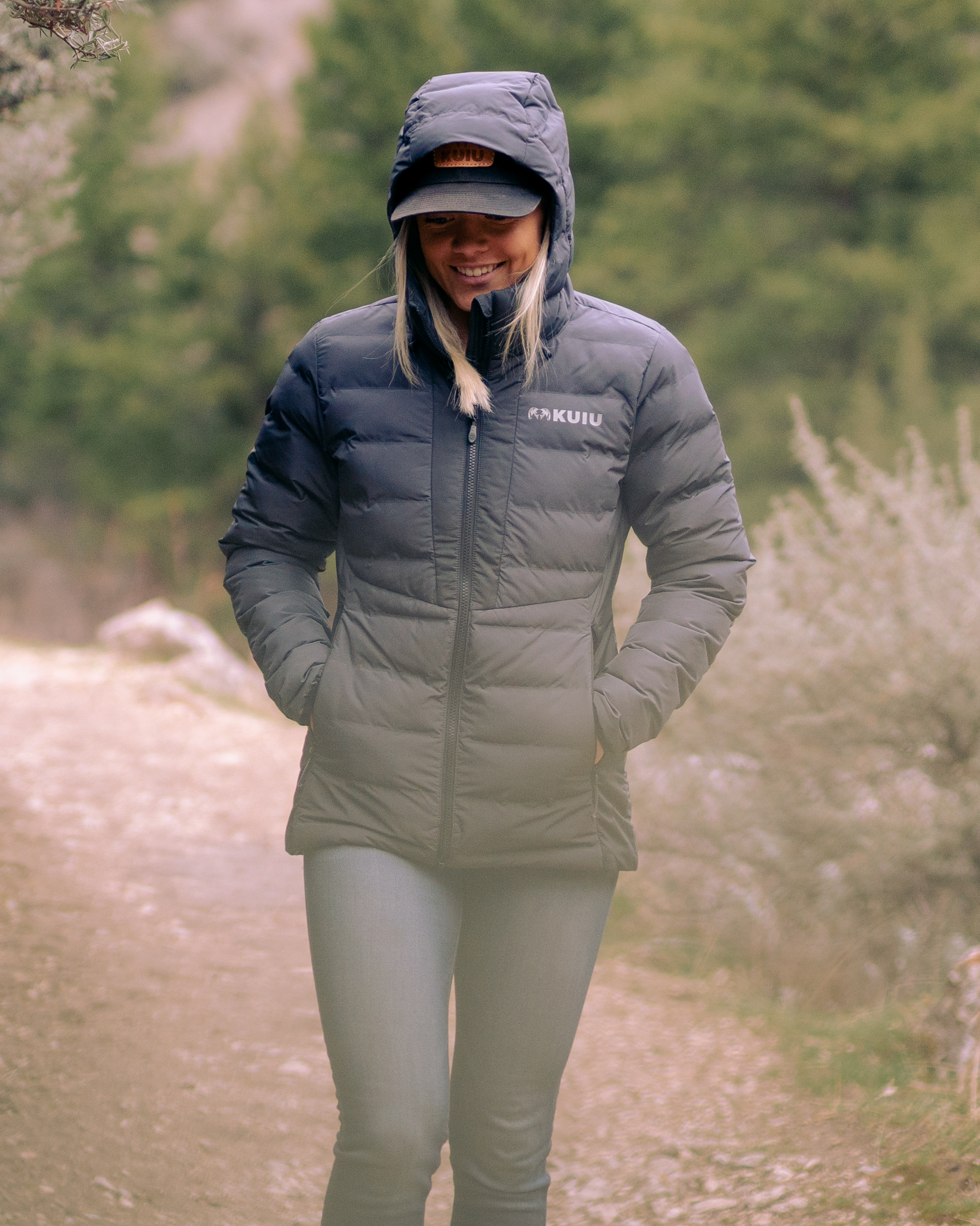 Women's Elements Hooded Jacket | Carbon - Image 4
